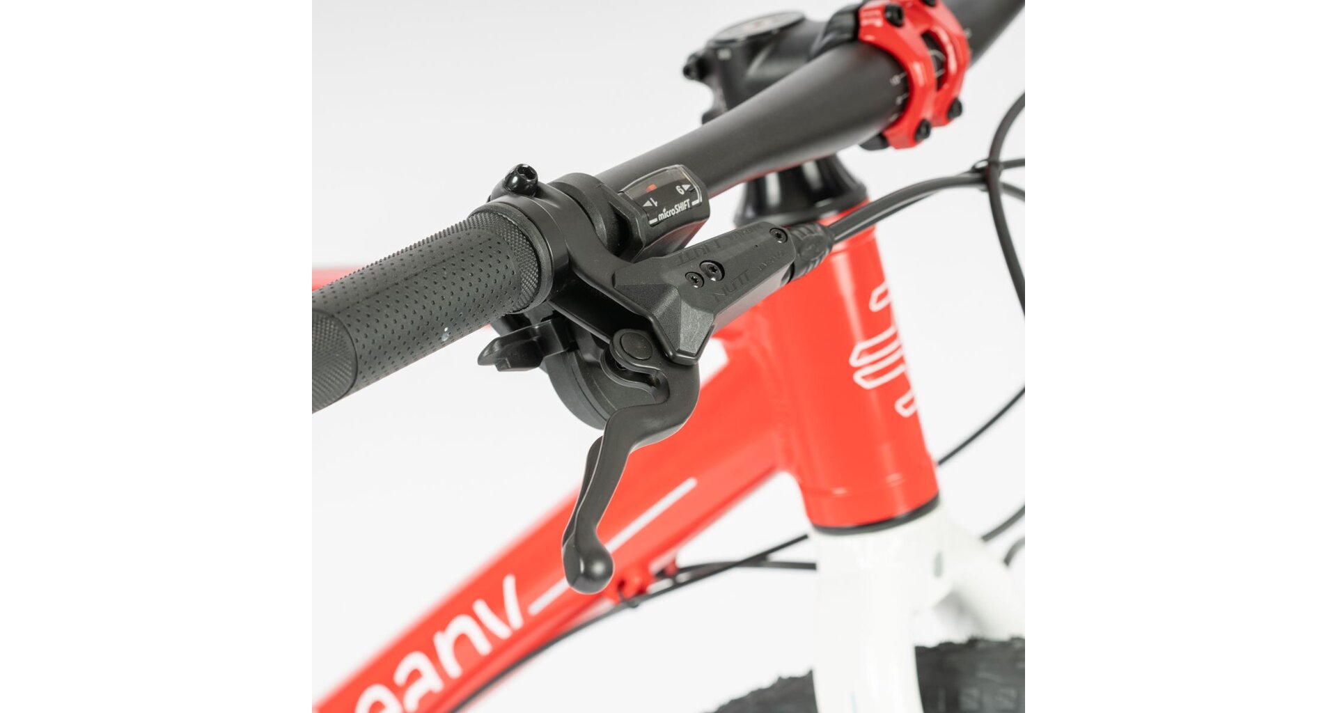 Beany ZERO 29", model 2025, barva black - ZDARMA dopravné, seřízení, odborná montáž a sada světel!