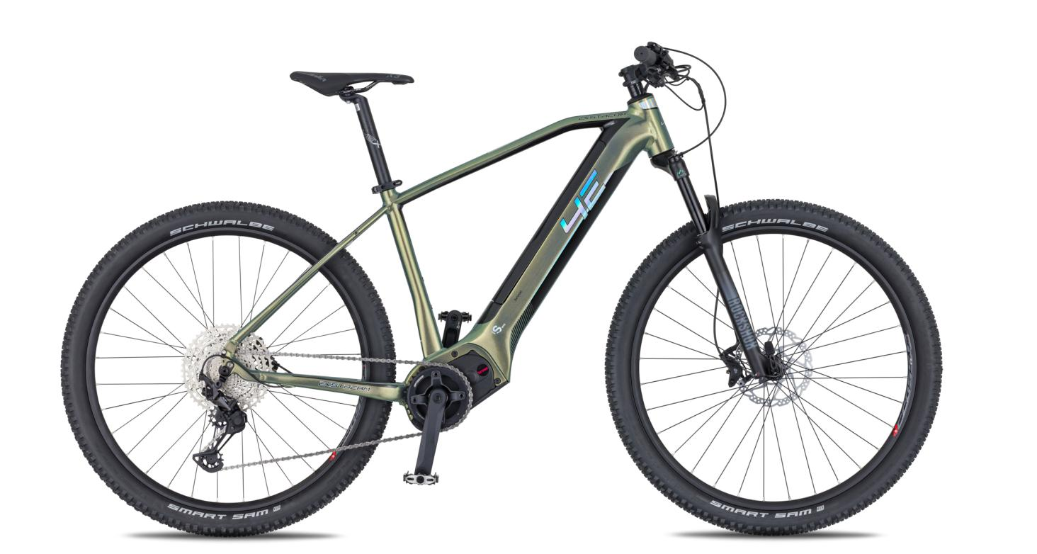 4EVER EXSTREAM PRO 820 pneu 29", model 2025, barva snake green/hologram - ZDARMA dopravné, odborná montáž, seřízení, pojištění a dárkový poukaz na nákup příslušenství!