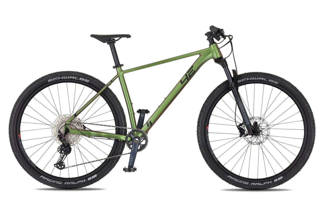 4EVER PRODIGY BOOST 29", model 2026, barva dragon green - ZDARMA dopravné, odborná montáž, seřízení, pojištění a dárkový poukaz na nákup příslušenství!