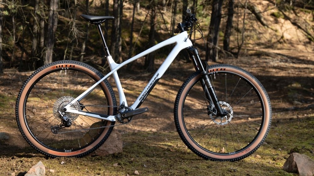 Rock Machine BLIZZ CR 70-29, rám 17" (M), model 2025, Gloss Limerock Grey - ZDARMA dopravné, odborná montáž, seřízení a dárkový poukaz na nákup příslušenství!