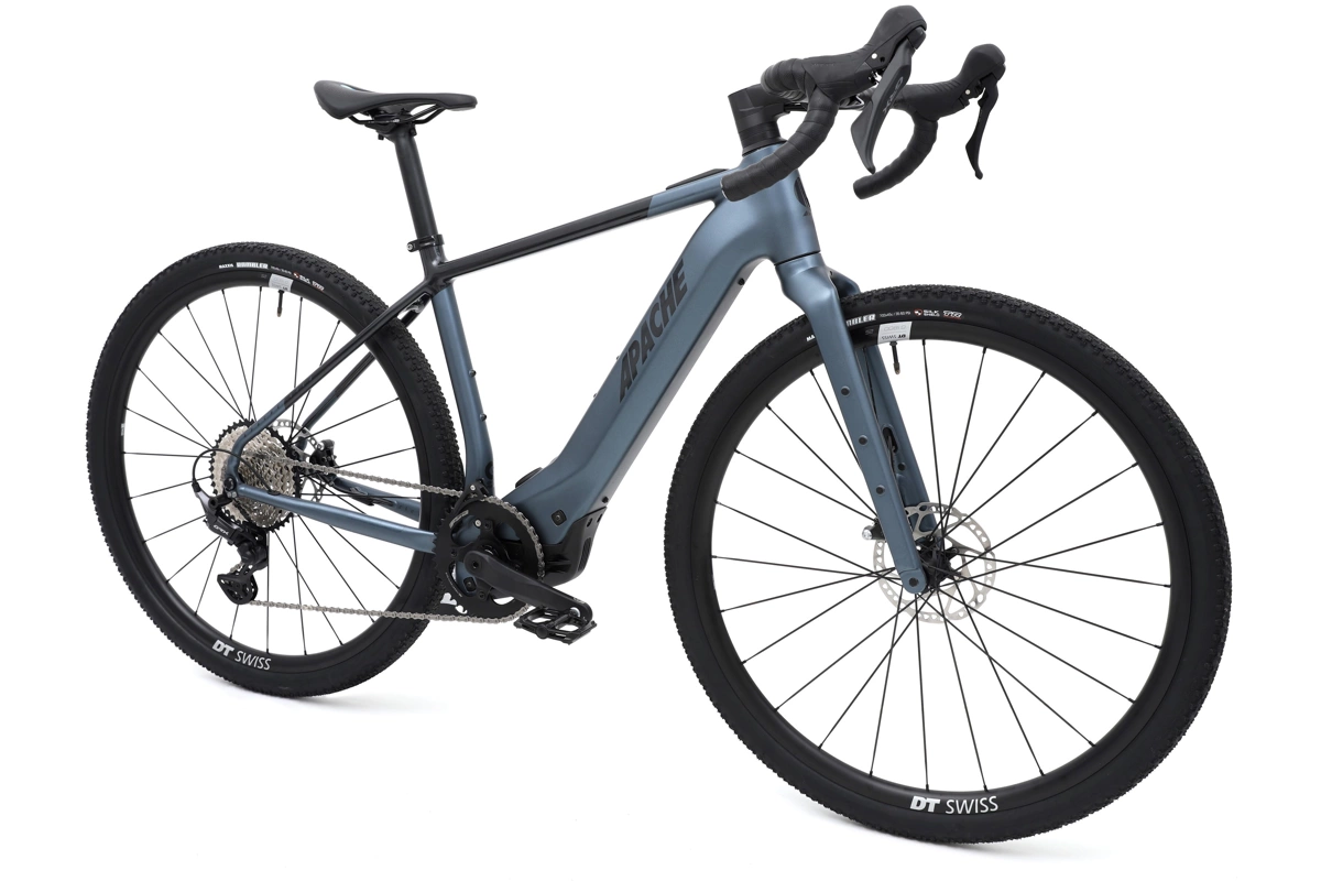APACHE Gila Bosch SX 400 Wh/11,1 Ah 28", 2025, rám S(15") - ZDARMA dopravné, odborná montáž, seřízení a dárkový poukaz na nákup příslušenství!