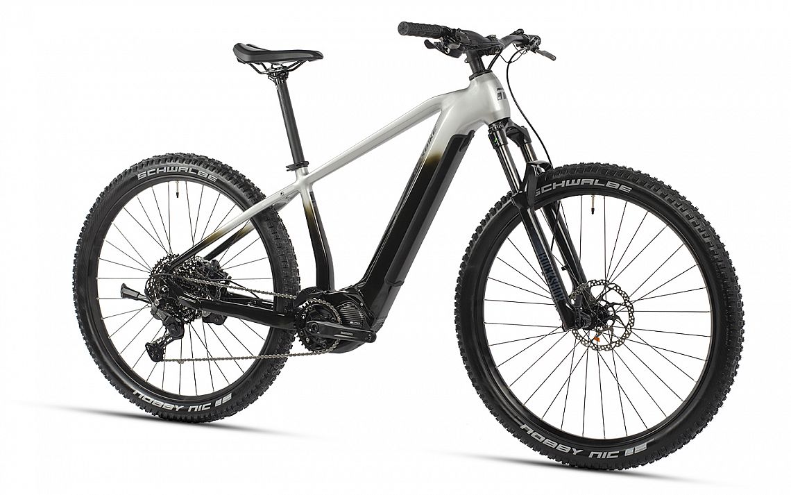 MAXBIKE MEAKAN silverstone 29", 630Wh/17,5Ah, model 2026, rám M - ZDARMA dopravné, odborná montáž a seřízení!