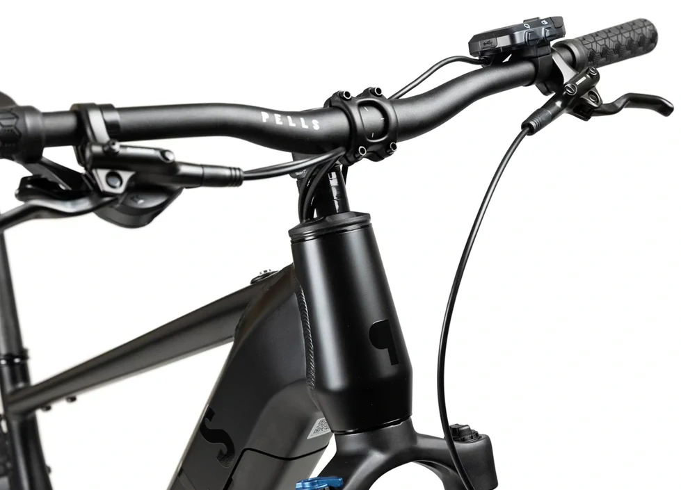 Pells Thorr Panasonic 1, penu 29", model 2026, barva Black on black - ZDARMA dopravné, odborná montáž, seřízení, dárkový poukaz na nákup příslušenství!