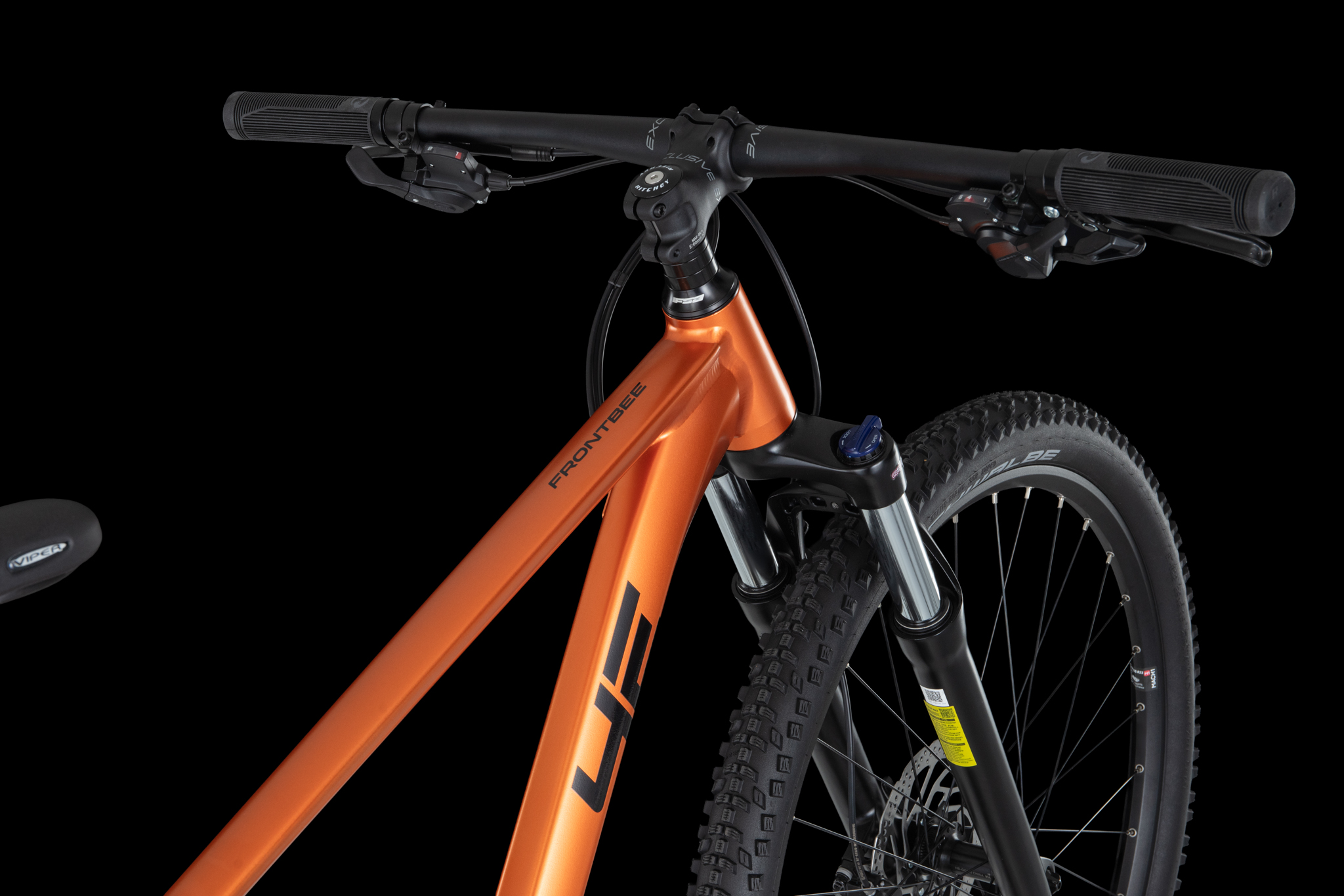 4EVER FRONTBEE XCM 29", model 2026, barva satin orange - ZDARMA dopravné, odborná montáž, seřízení, pojištění a dárkový poukaz na nákup příslušenství!