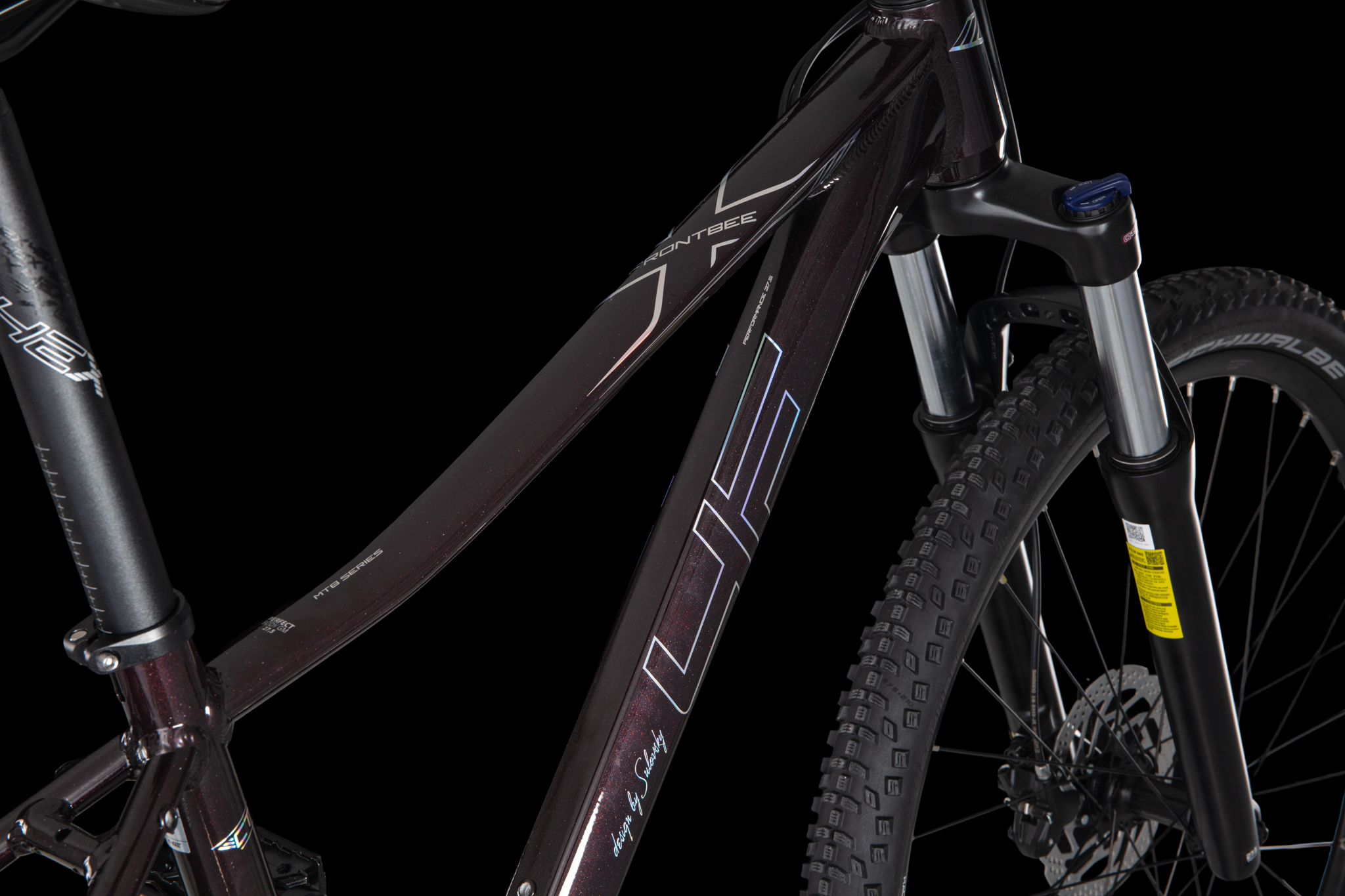 4EVER FRONTBEE 27,5", model 2026, dark wine/silver - ZDARMA dopravné, odborná montáž, seřízení, pojištění a dárkový poukaz na nákup příslušenství!
