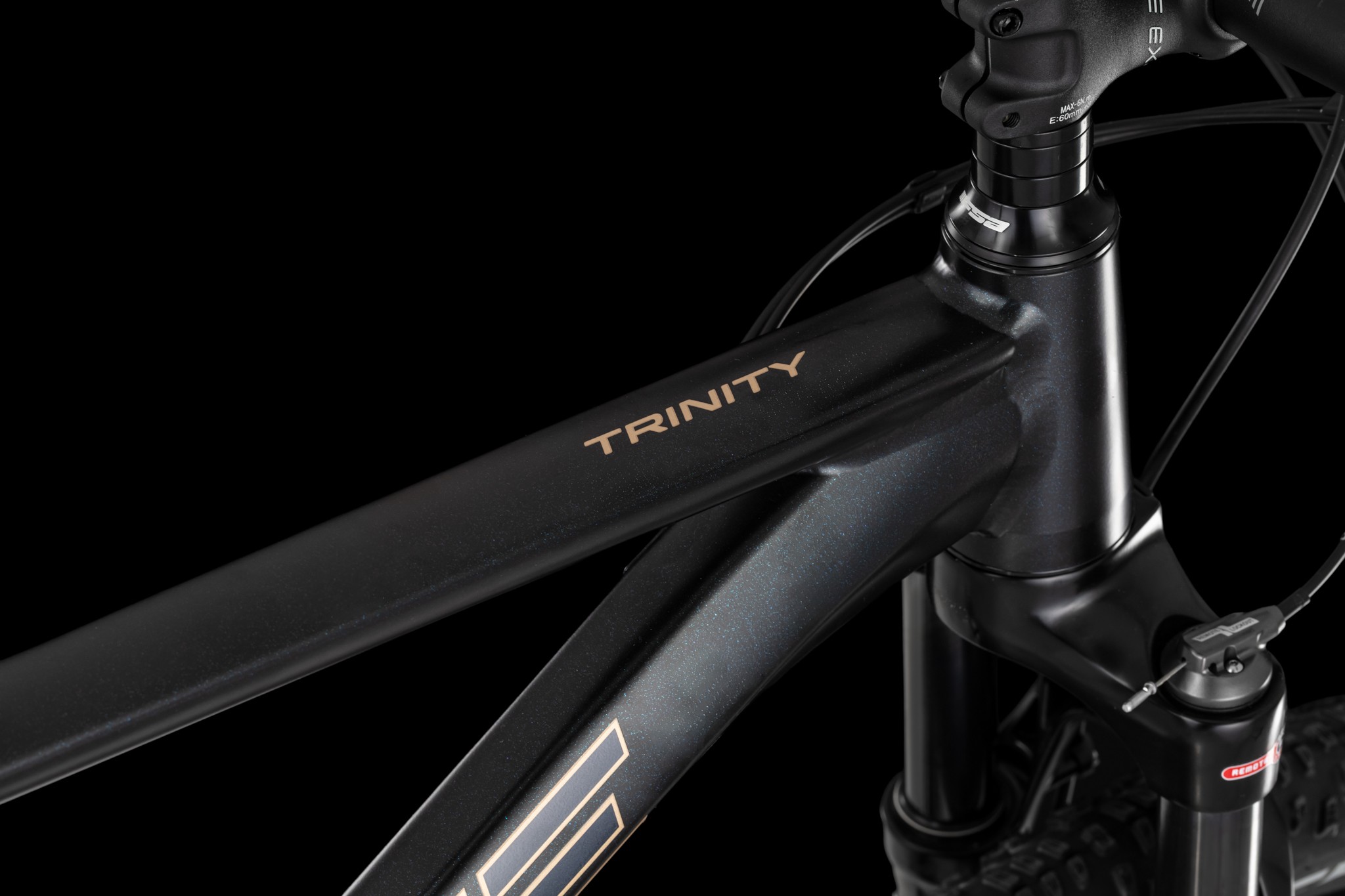 4EVER TRINITY TEAM 29", rám 19" (L), model 2026, barva blue galaxy - ZDARMA dopravné, odborná montáž, seřízení, pojištění a dárkový poukaz na nákup příslušenství!