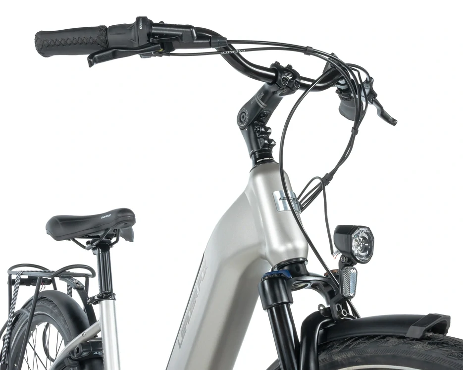 Leader Fox INDUKTORA, pneu 28", model 2026-3, barva silver - ZDARMA dopravné, odborná montáž, seřízení a dárkový poukaz na nákup příslušenství!