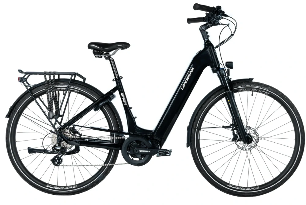 Leader Fox SAGA, pneu 28", rám 20" (L), model 2026-1, barva Black shiny - ZDARMA dopravné, odborná montáž, seřízení a druhá baterie za 1,- Kč!