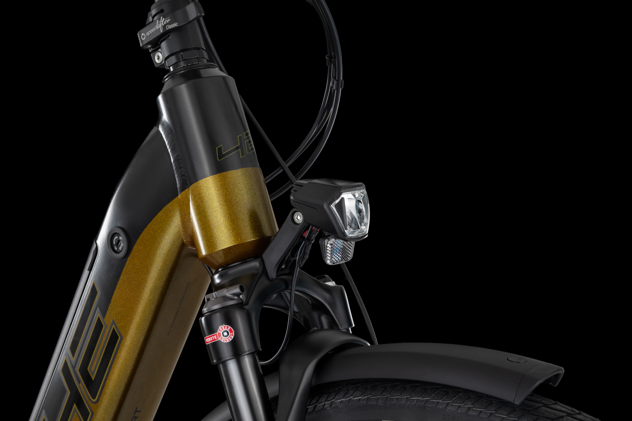 4EVER COMFORT ELITE TREK 720, pneu 28", rám 16" (M), model 2027, barva titan/golden brick - ZDARMA dopravné, odborná montáž, seřízení, dárkový poukaz na nákup příslušenství a pojištění!