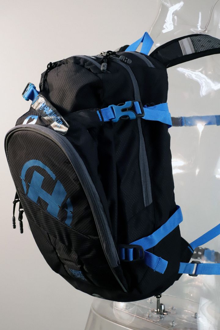 Hydratační batoh HAVEN LUMINITE II 18l black/blue, s rezervoárem 2l