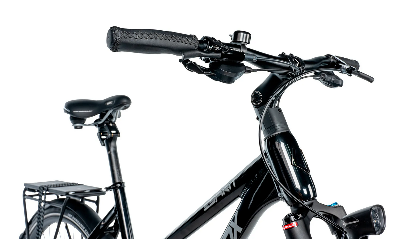 Leader Fox ESPIRIT dámské, rám 18" (M), model 2025-1, black/silver - ZDARMA dopravné, odborná montáž, seřízení!