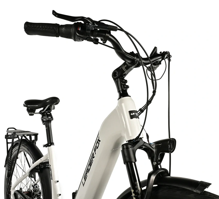 Leader Fox NEBA, pneu 28", model 2025-3, barva bílá - ZDARMA dopravné, odborná montáž a seřízení!
