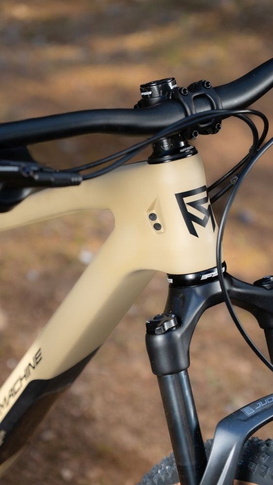 Rock Machine BLIZZ CR 30-29, rám 15" (S), model 2025, Matte Sand - ZDARMA dopravné, odborná montáž, seřízení a dárkový poukaz na nákup příslušenství!