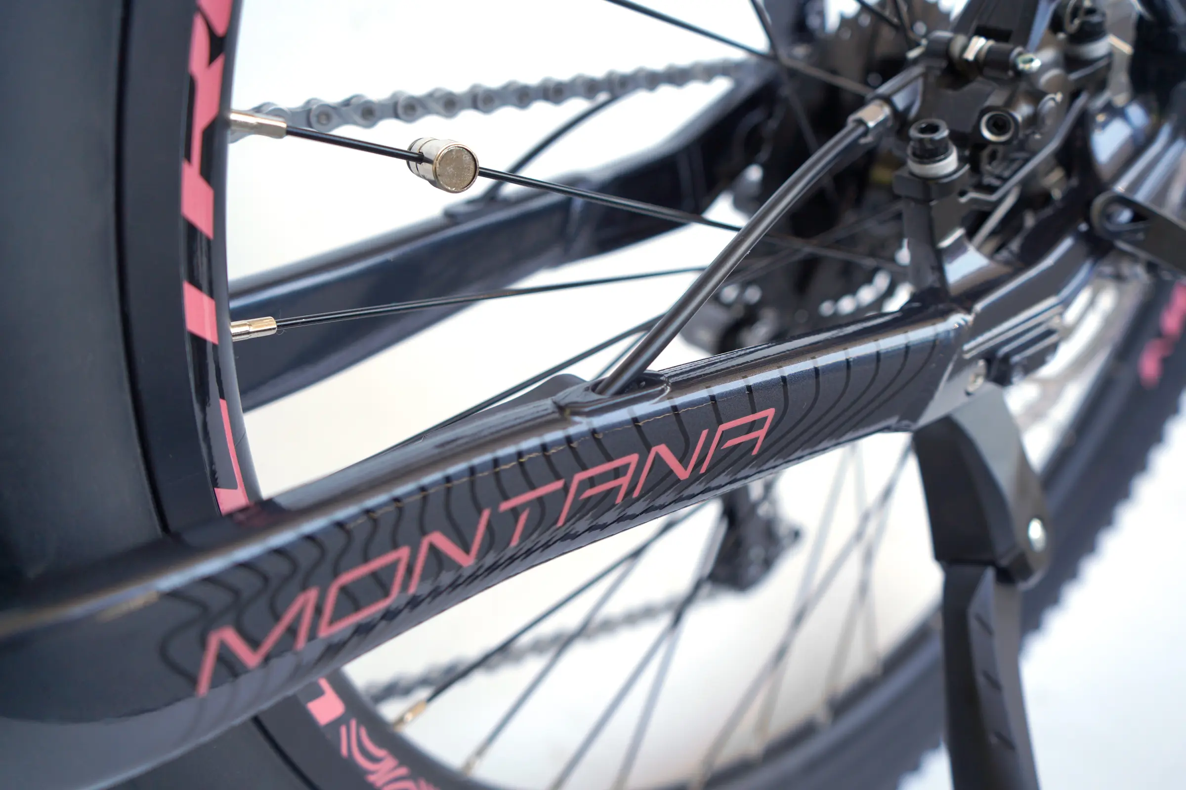 Lectron MONTANA PX ROSA, pneu 27,5", rám 17" (M),  model 2025, baterie 20Ah/720Wh - ZDARMA dopravné, odborná montáž a seřízení!