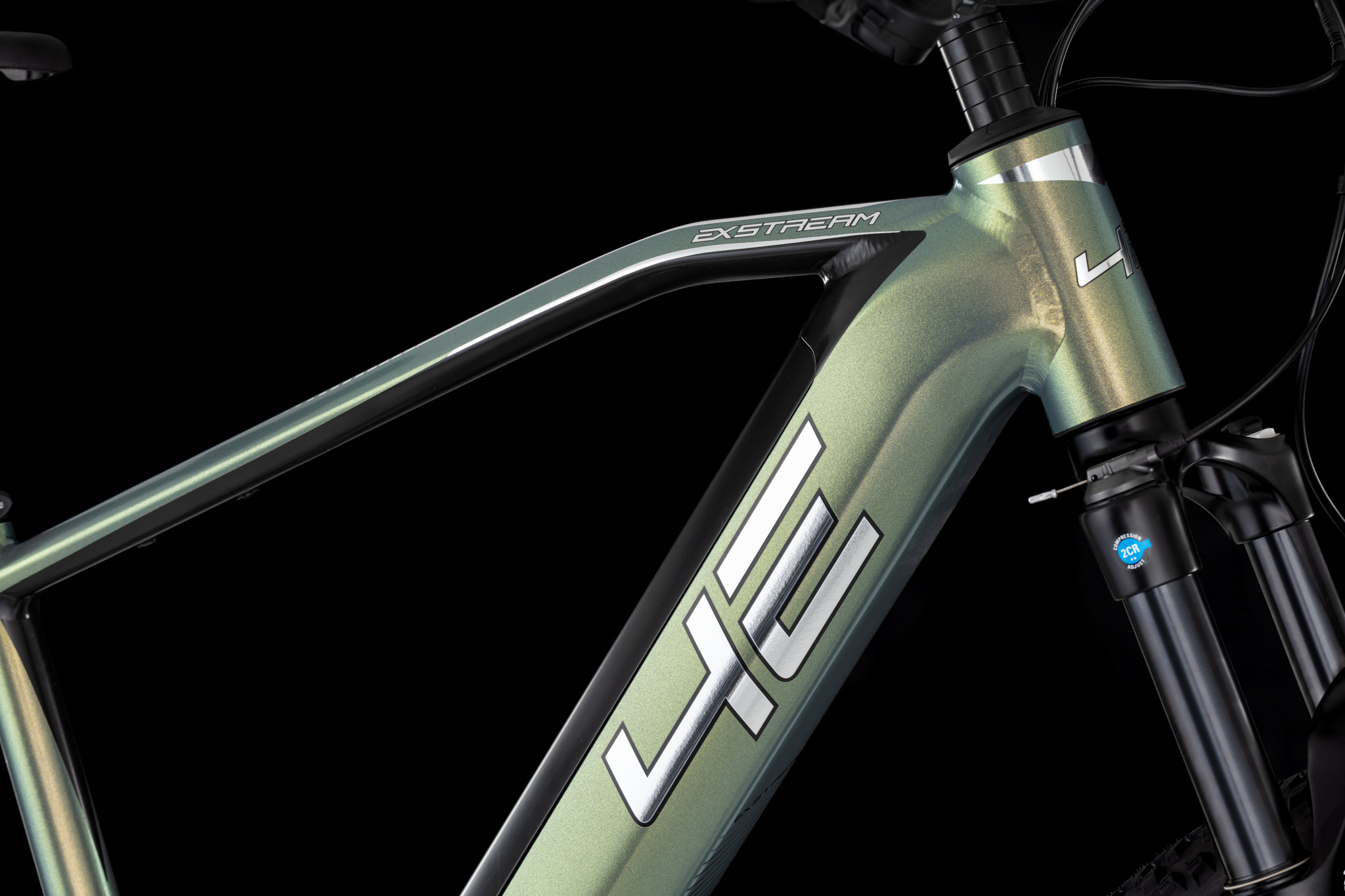 4EVER EXSTREAM ELITE 820 pneu 29", rám 15,5" (S), model 2025, matt foggy/silver - ZDARMA dopravné, seřízení, odborná montáž a pojištění!