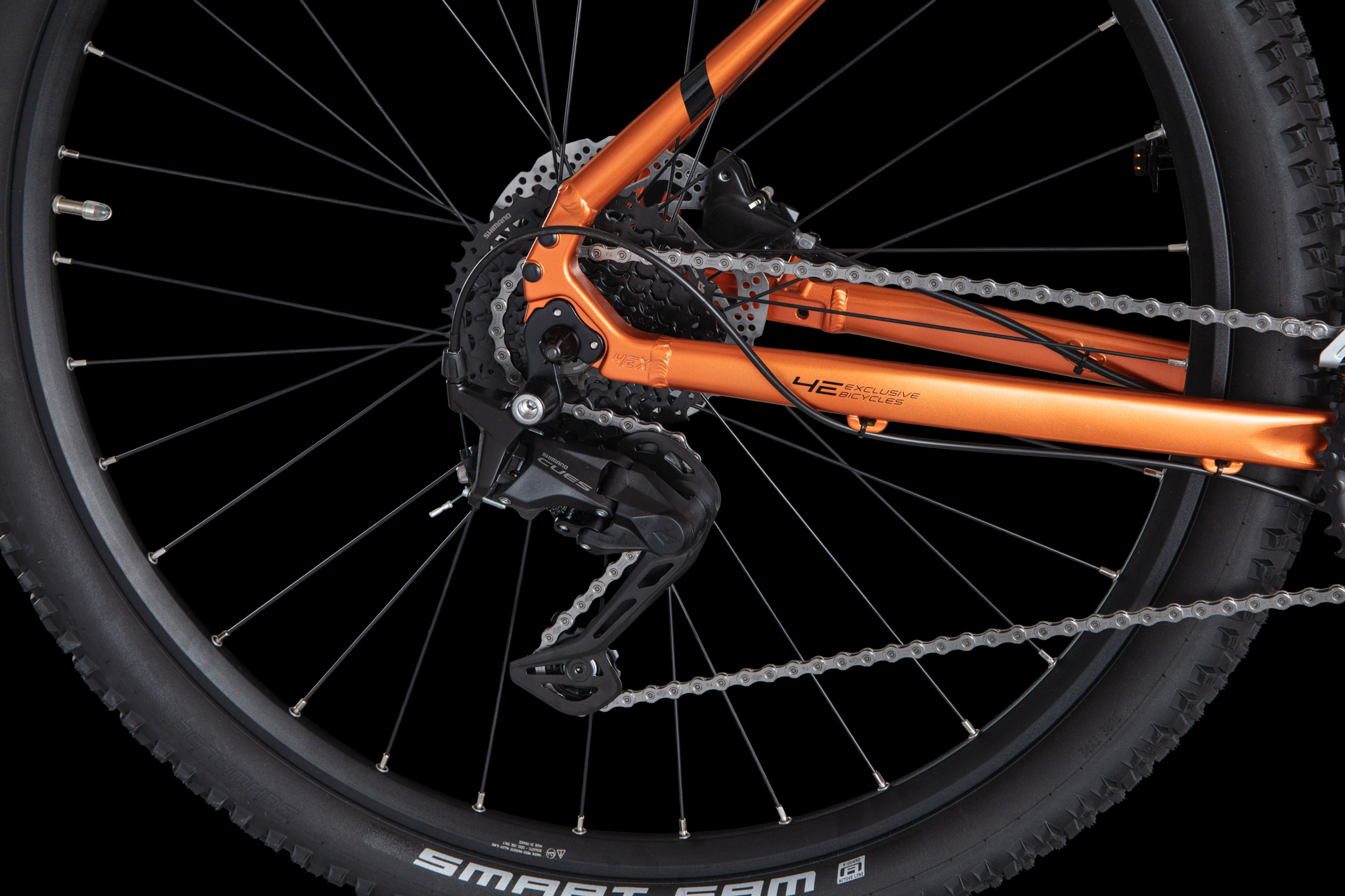 4EVER FRONTBEE XCM 29", model 2026, barva satin orange - ZDARMA dopravné, odborná montáž, seřízení, pojištění a dárkový poukaz na nákup příslušenství!