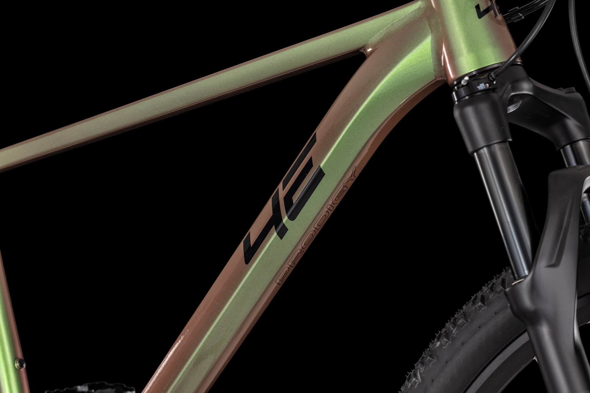 4EVER PRODIGY BOOST 29", rám 21" (XL), model 2026, barva dragon green - ZDARMA dopravné, odborná montáž, seřízení, pojištění a dárkový poukaz na nákup příslušenství!