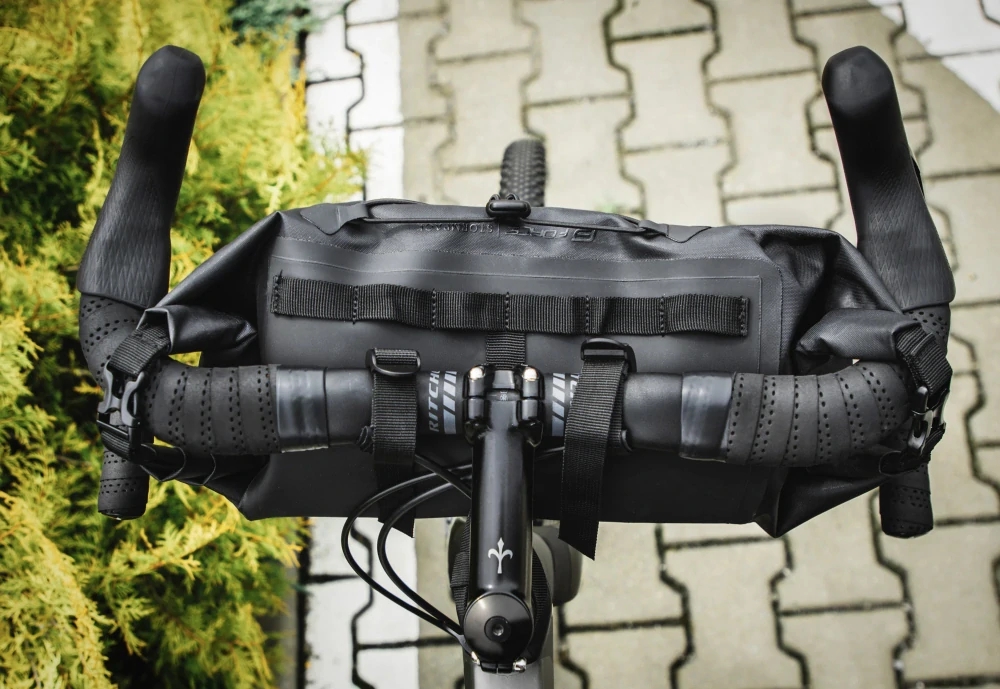 Brašna na řídítka FORCE STORMPACK, černá