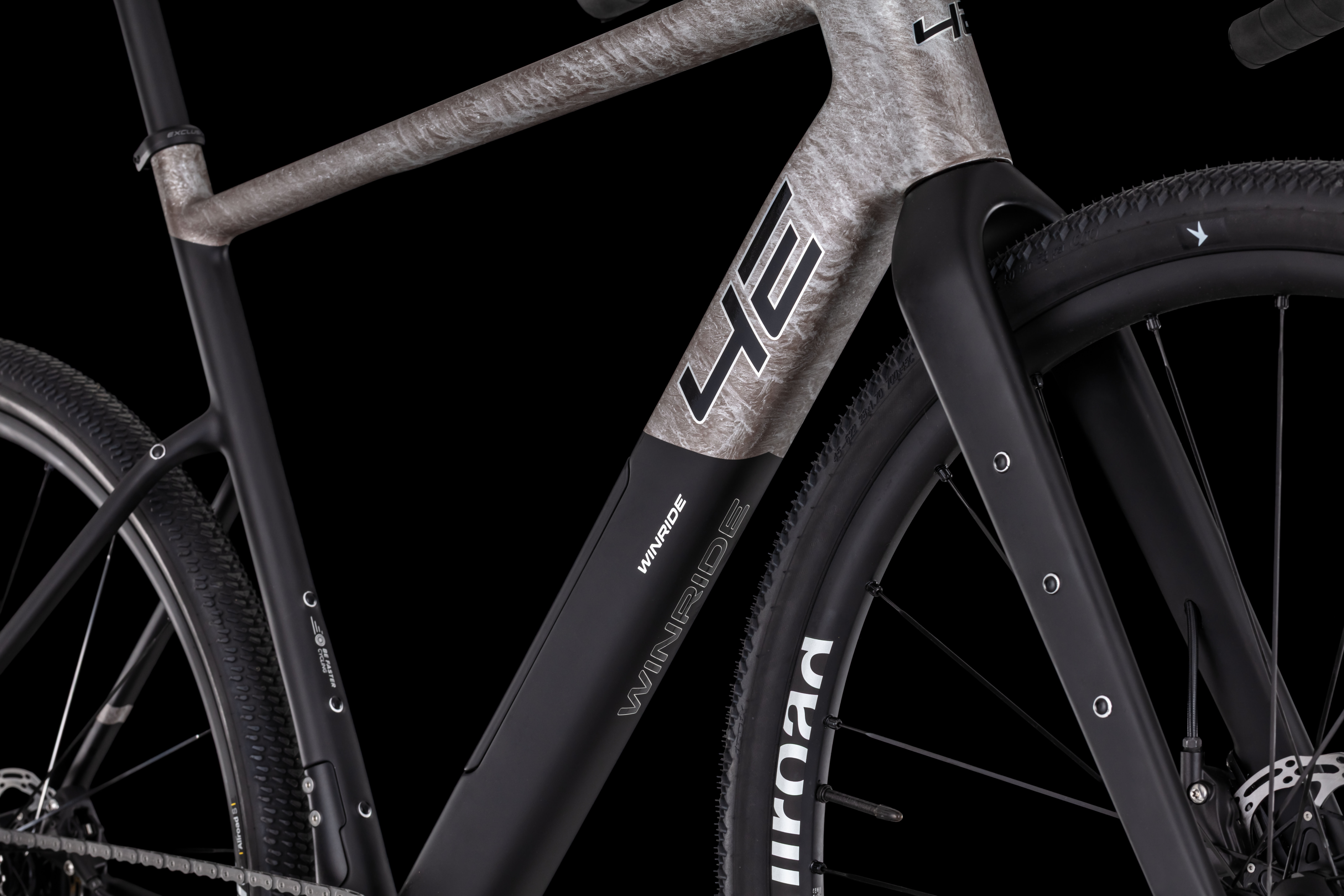 4EVER WINRIDE APEX, pneu 28", model 2027, barva moon shadow - ZDARMA dopravné, odborná montáž, seřízení, dárkový poukaz na nákup příslušenství a pojištění!