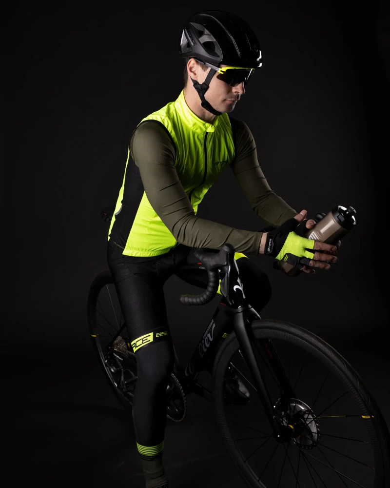 Kraťasy FORCE B51 se šráky a vložkou, černo-fluo