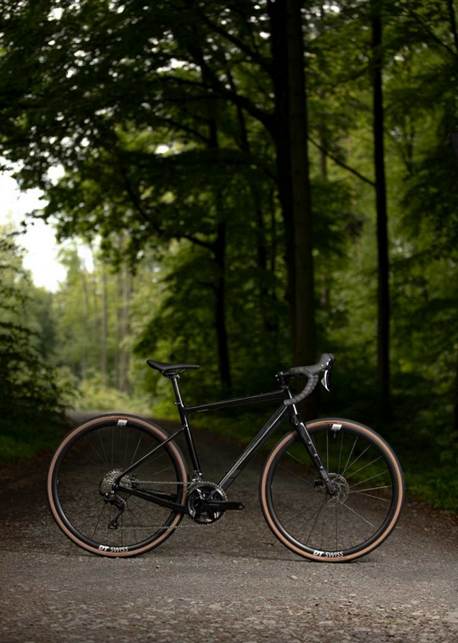 Rock Machine Lukk CR 80, rám 18" (S), model 2025, barva Gloss Metallic Black - ZDARMA dopravné, odborná montáž, seřízení a dárkový poukaz na nákup příslušenství!
