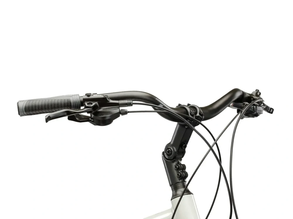 KROSS TRANS 5.0, model 2026, pneu 28", barva šedá/námořnická modrá/lesk - ZDARMA dopravné, seřízení, odborná montáž a koš na zadní nosič!