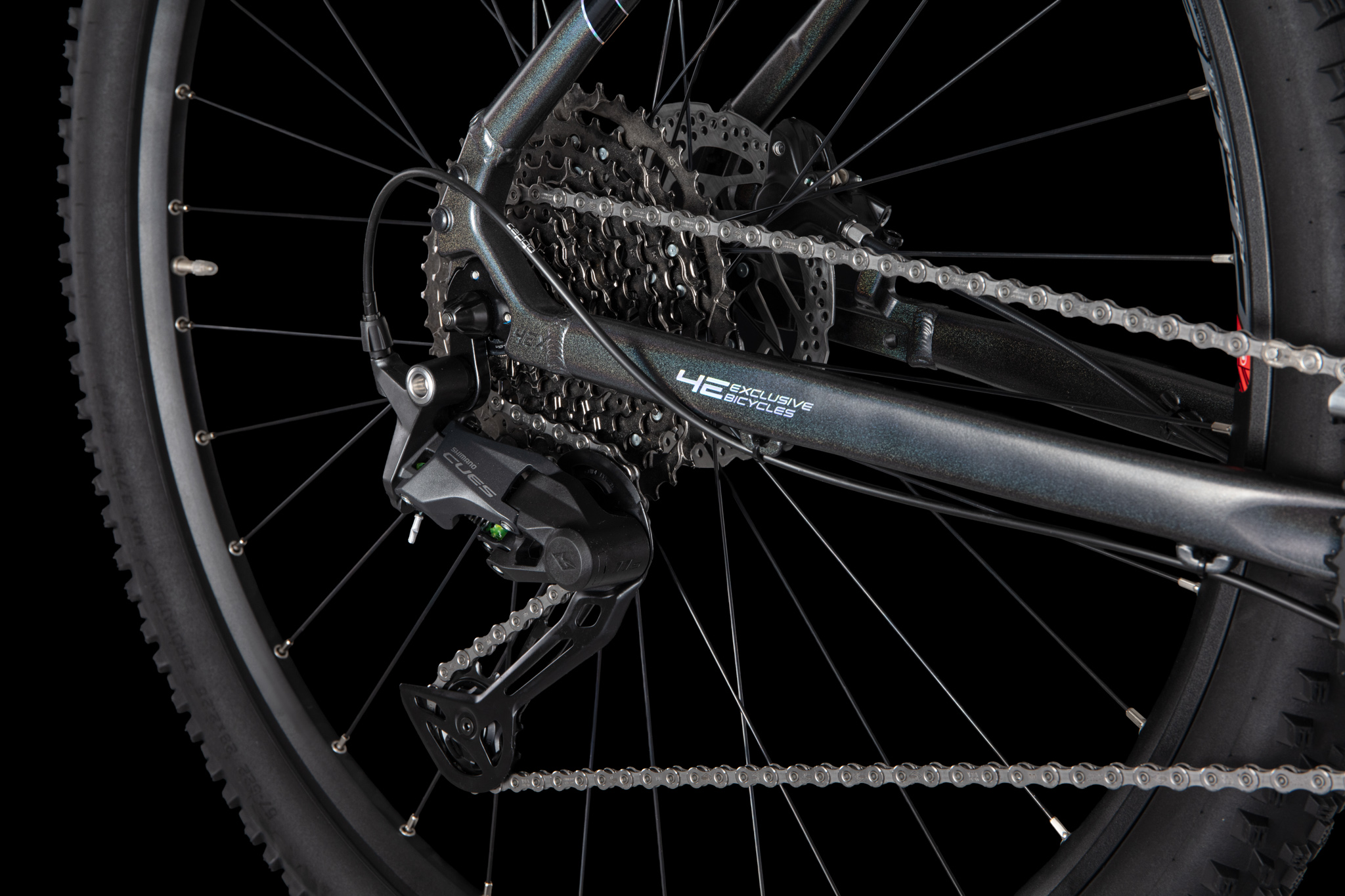 4EVER FIRETRACK TEAM 29", model 2026, barva chameleon/hologram - ZDARMA dopravné, seřízení, odborná montáž a pojištění!
