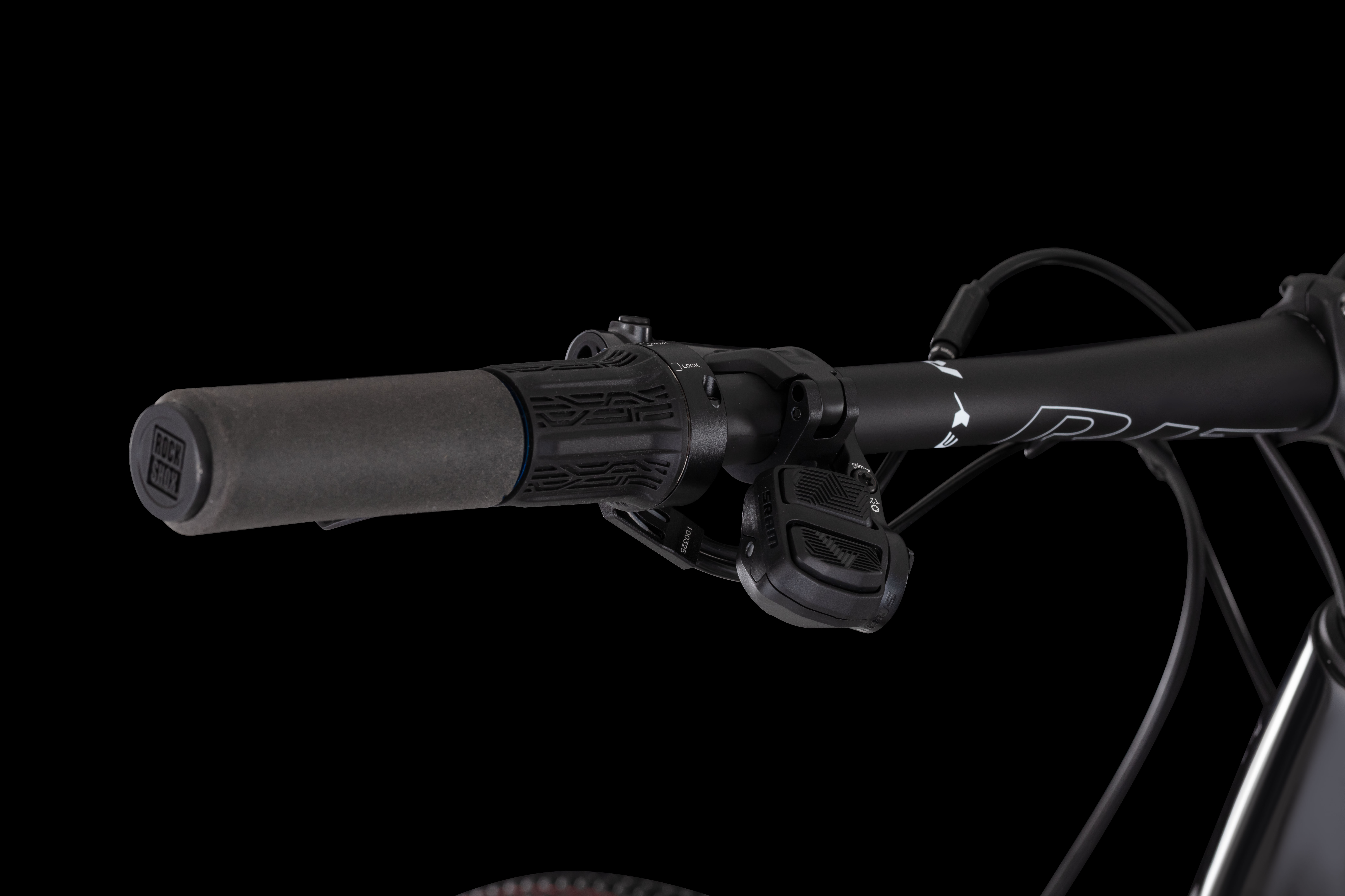 4EVER SONNIC XT Di2 pneu 29", rám 20,5" (XL), model 2026, black/hologram - ZDARMA dopravné, odborná montáž, seřízení, dárkový poukaz na nákup příslušenství!