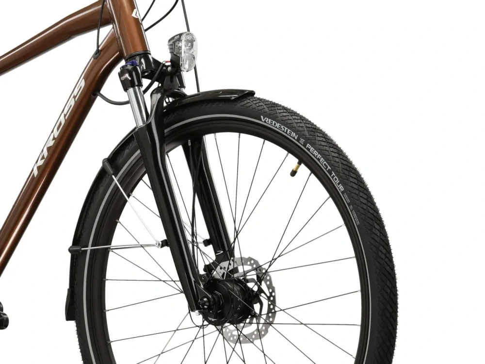 KROSS TRANS 5.0, rám 21" (L), model 2026, pneu 28", barva hnědá/stříbrná/lesk - ZDARMA dopravné, seřízení, odborná montáž a koš na zadní nosič!