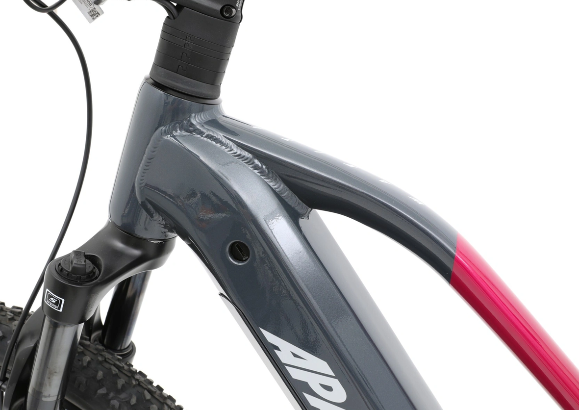 APACHE Wakita 3 MX, pneu 29", rám 15" (S), model 2026, barva antracit magenta - ZDARMA dopravné, odborná montáž, seřízení, dárkový poukaz na nákup příslušenství!