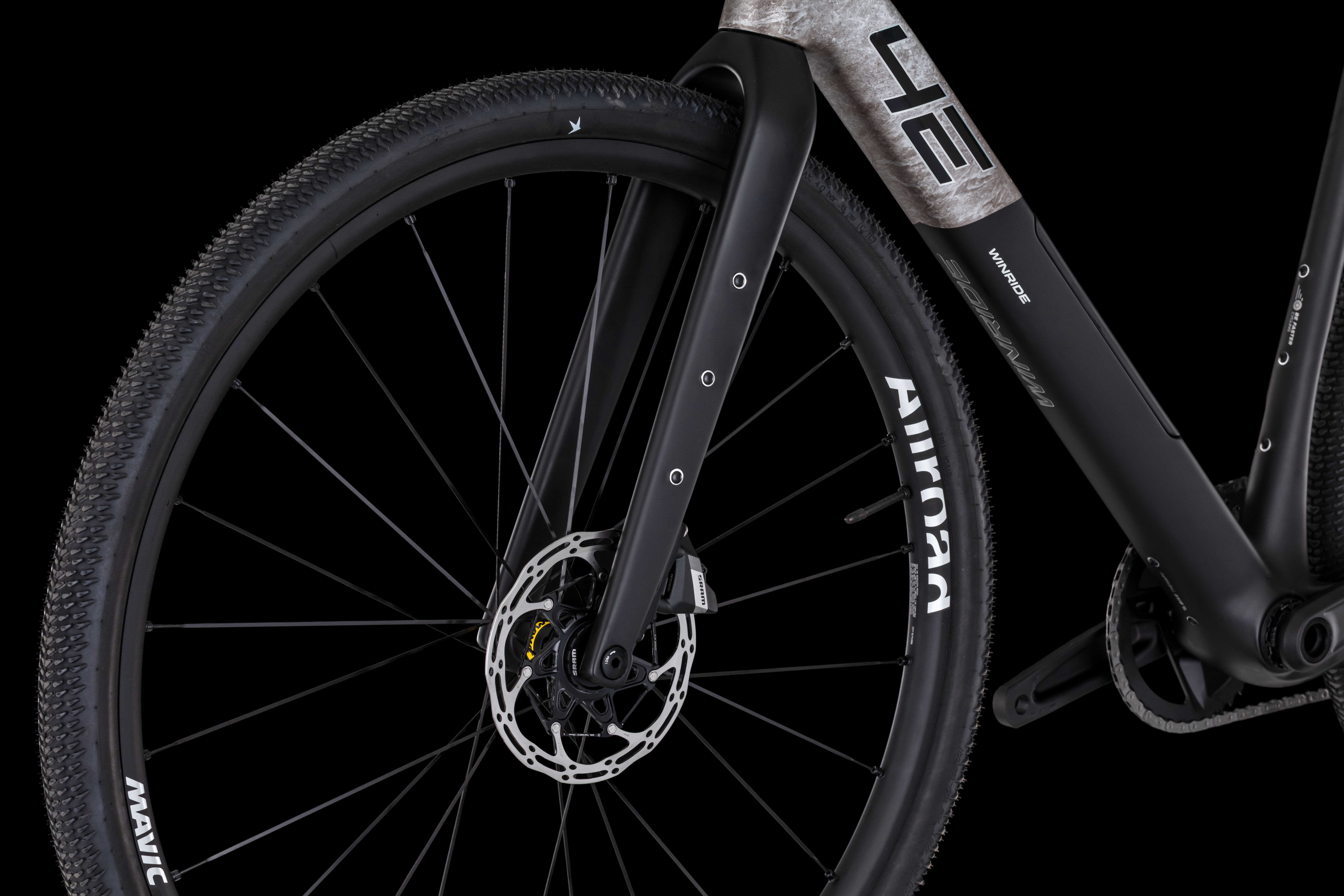4EVER WINRIDE APEX, pneu 28", model 2027, barva moon shadow - ZDARMA dopravné, odborná montáž, seřízení, dárkový poukaz na nákup příslušenství a pojištění!