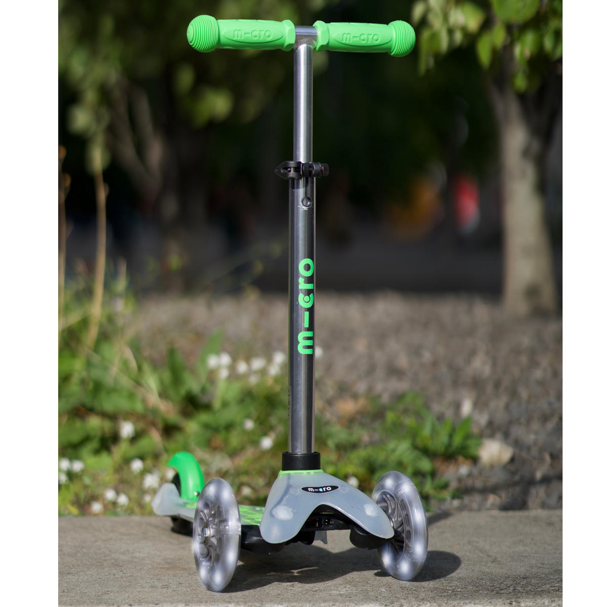 Koloběžka Mini Micro Deluxe Flux LED neon green - ZDARMA dopravné! 