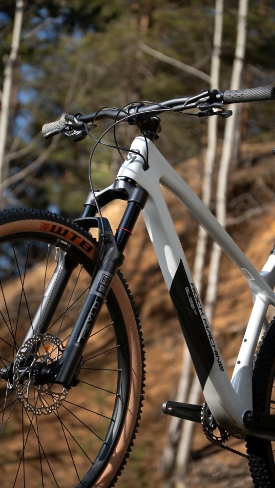 Rock Machine BLIZZ CR 70-29, rám 17" (M), model 2025, Gloss Limerock Grey - ZDARMA dopravné, odborná montáž, seřízení a dárkový poukaz na nákup příslušenství!