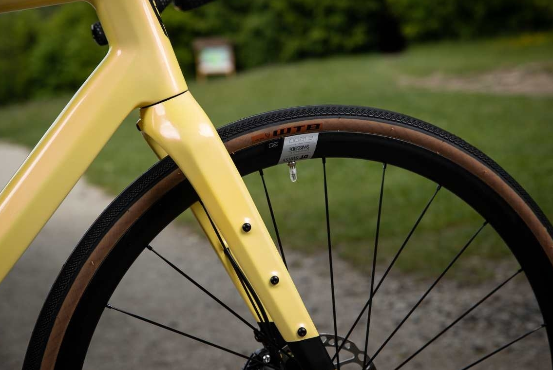 Rock Machine Lukk CR 60, rám 21" (XL), model 2025, barva Gloss Sulfur Yellow - ZDARMA dopravné, odborná montáž, seřízení a dárkový poukaz na nákup příslušenství!