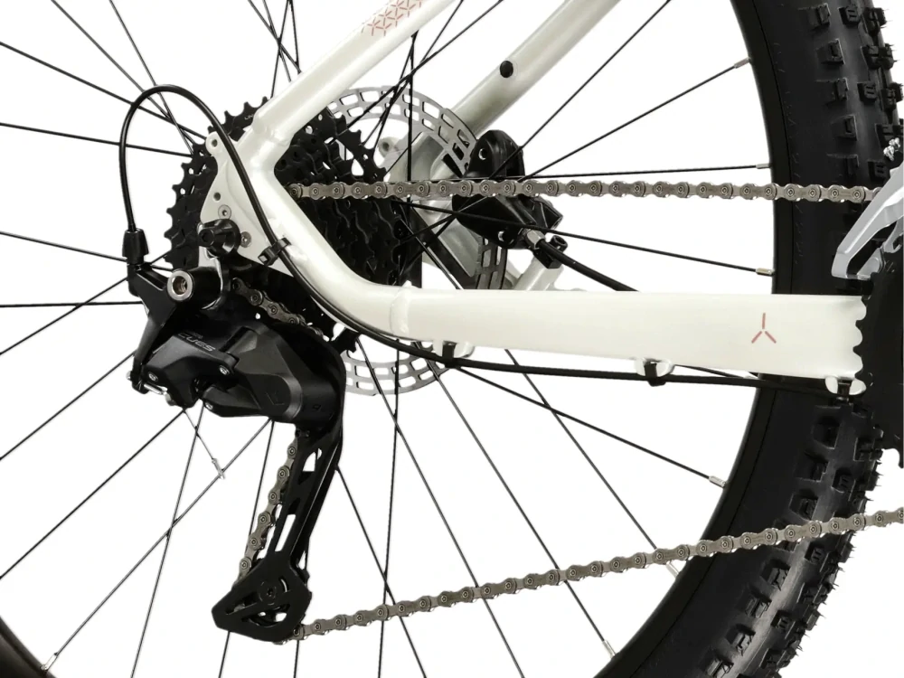 KROSS LEA 5.0, rám 15" (S), model 2026, pneu 27,5", barva bílá / růžová - ZDARMA dopravné, seřízení, odborná montáž a sada světel!