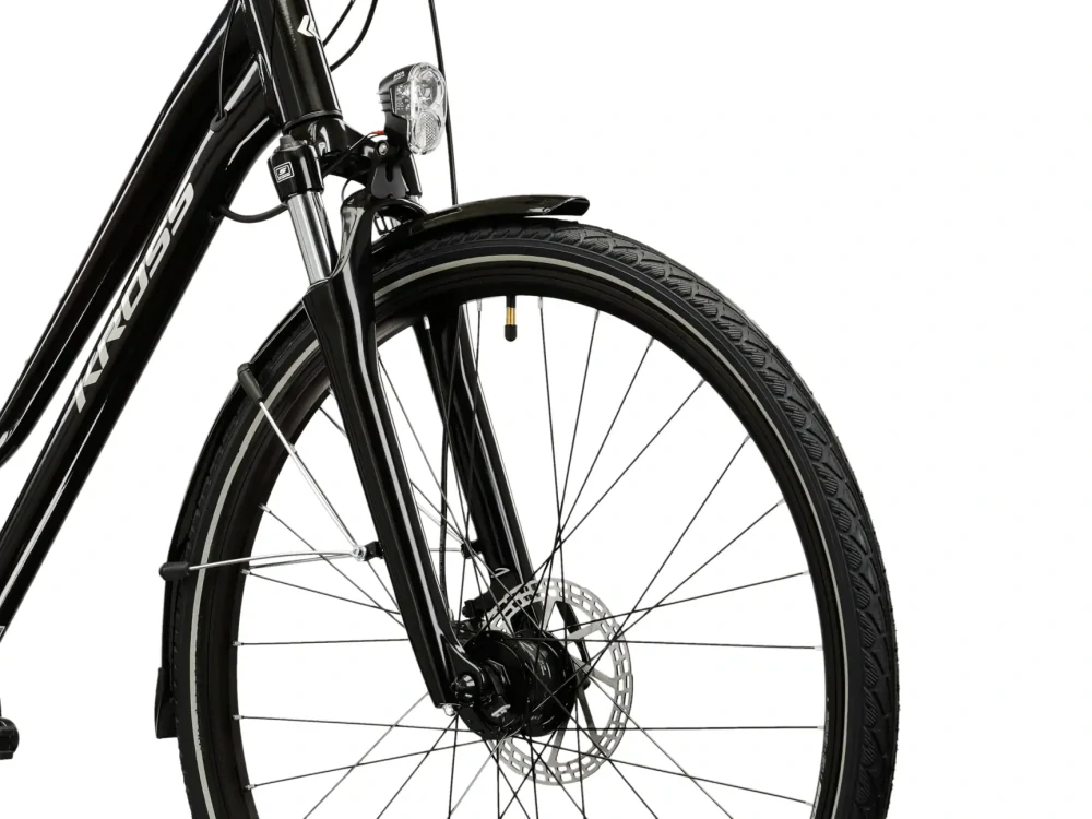 KROSS TRANS 4.0 Lady, rám 17" (M), model 2026, pneu 28", barva černá/stříbrná/lesk - ZDARMA dopravné, seřízení, odborná montáž a koš na zadní nosič!