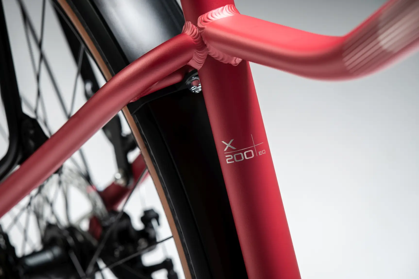 KROSS LEA X200 EQ, model 2026, pneu 27,5", barva růžová/stříbrná/matný - ZDARMA dopravné, seřízení, odborná montáž a cyklopočítač!