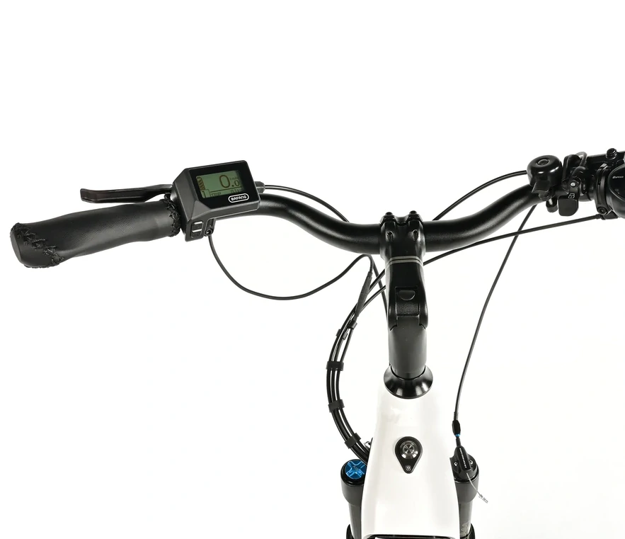 Leader Fox NEBA, pneu 28", model 2025-3, barva bílá - ZDARMA dopravné, odborná montáž a seřízení!