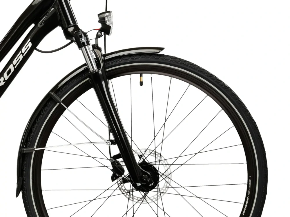 KROSS TRANS 4.0 Lady, rám 17" (M), model 2026, pneu 28", barva černá/stříbrná/lesk - ZDARMA dopravné, seřízení, odborná montáž a koš na zadní nosič!