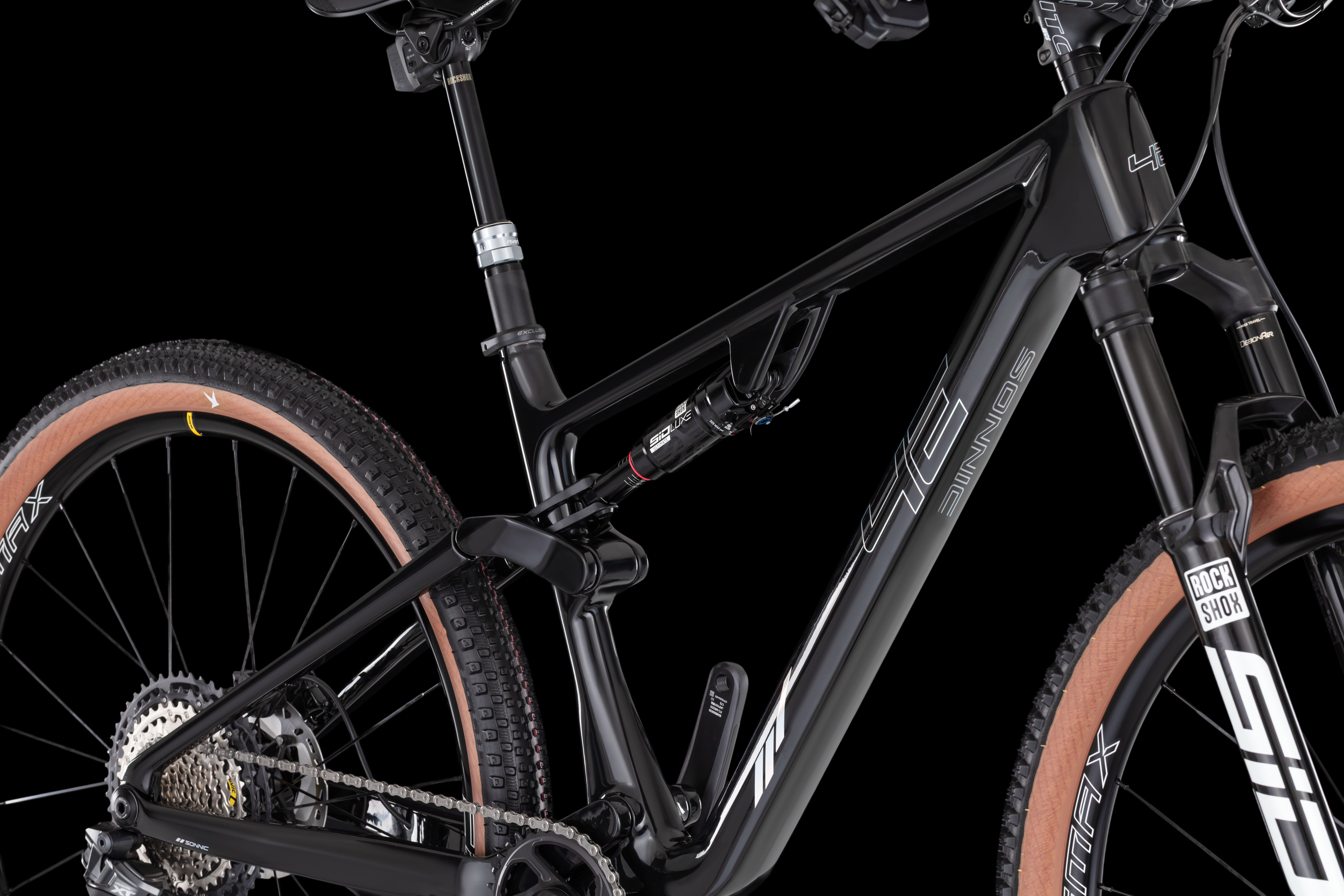 4EVER SONNIC XT Di2 pneu 29", rám 20,5" (XL), model 2026, black/hologram - ZDARMA dopravné, odborná montáž, seřízení, dárkový poukaz na nákup příslušenství!
