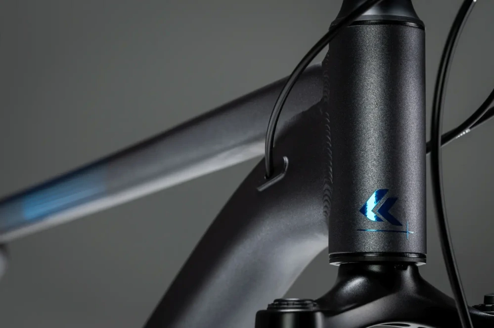KROSS HEXAGON X200 pneu 29", model 2027, barva šedá/modrá/matný - ZDARMA dopravné, seřízení, odborná montáž a sada světel!
